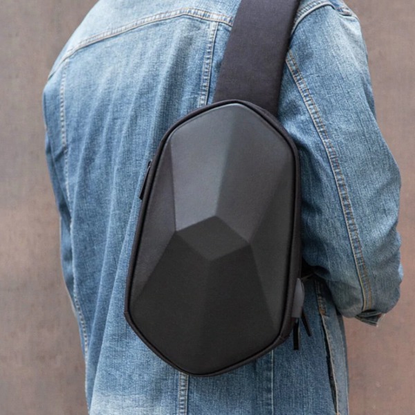  Xiaomi Beaborn Polyhedrone Chest Bag 1USB Black    7&quot; 