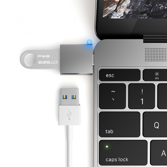 USB-адаптер Satechi USB 3.0 to USB-C Adapter Space Gray темно-серый ST-TCUAM