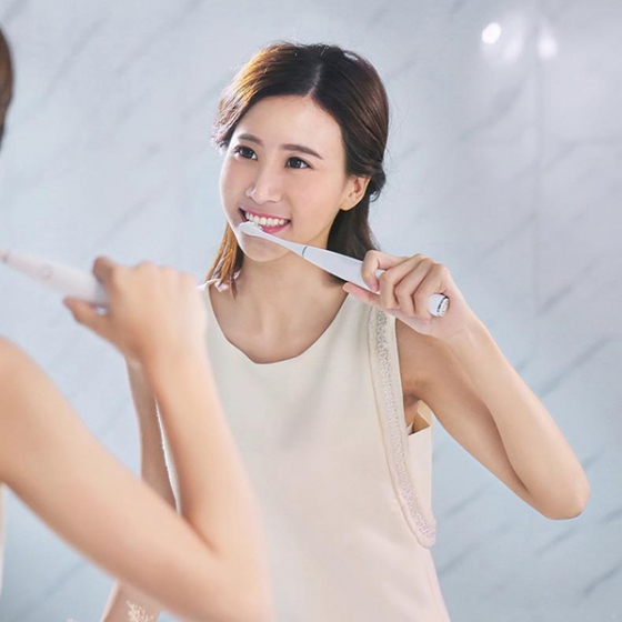 Ультразвуковая электрическая зубная щетка Xiaomi Amazfit Oclean One Smart Sonic Electric Toothbrush White белая