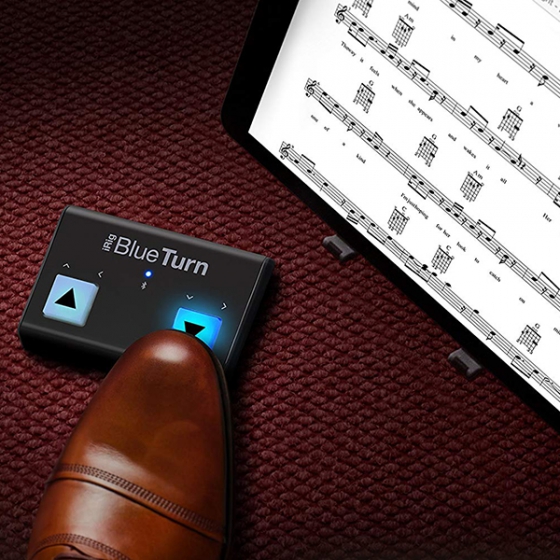Ножной контроллер для переключения страниц IK Multimedia iRig BlueTurn для iOS/Android/Mac черный IP-IRIG-BTURN-IN
