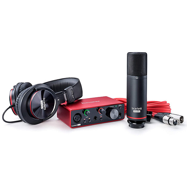 Внешняя звуковая карта + микрофон + наушники + кабель XLR Focusrite Scarlett Solo 3rd Gen Bundle красная